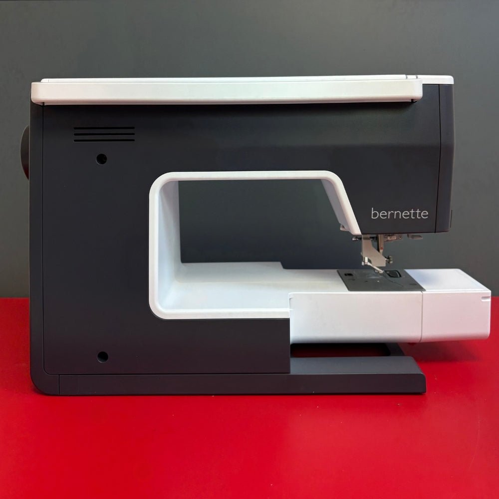 bernette b70 Deco mit Stickmodul Gebrauchtmodell - Nähmaschinen SCHWAAK