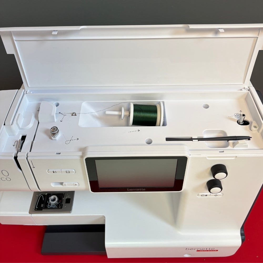 bernette b70 Deco mit Stickmodul Gebrauchtmodell - Nähmaschinen SCHWAAK