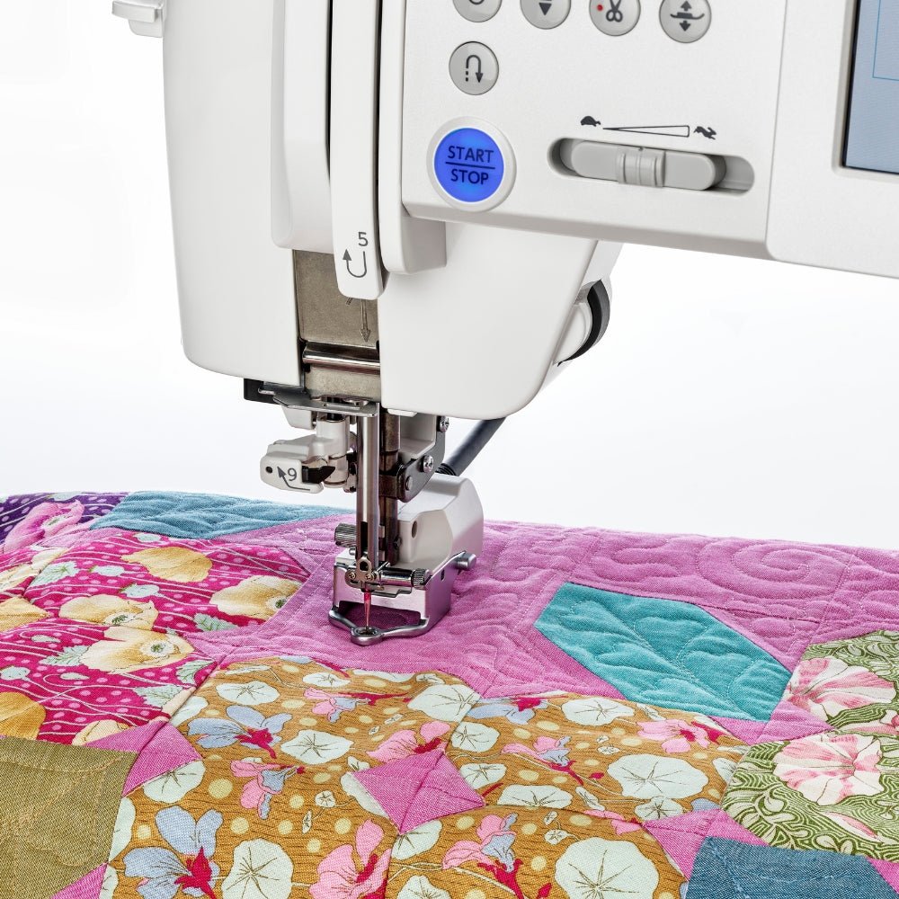 elna eXcellence 792PRO - Nähmaschinen SCHWAAK