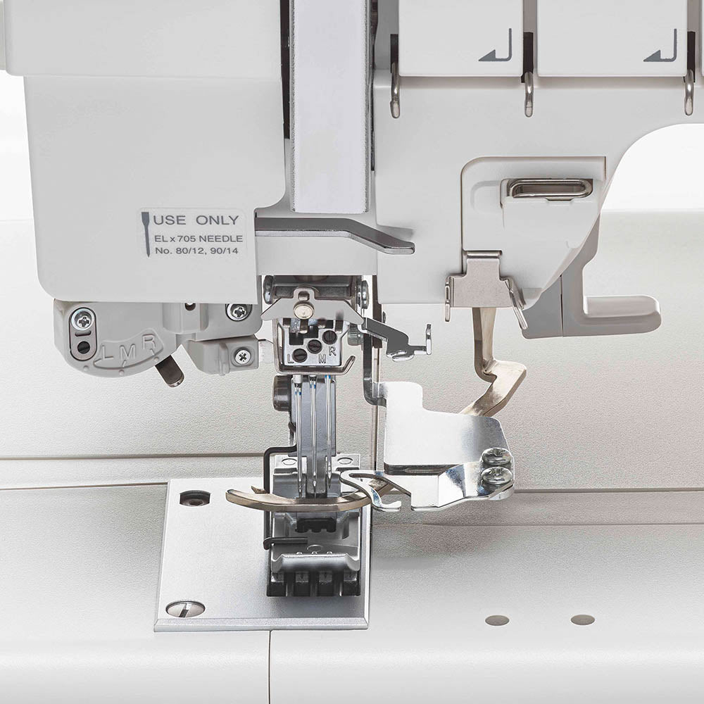 elna eXtend Covermax Coverstitch - Nähmaschinen SCHWAAK