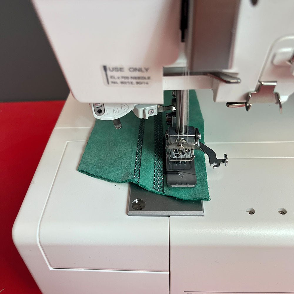 JANOME Cover Pro 3000 Professional inkl. Bonuskit Gebrauchtmodell - Nähmaschinen SCHWAAK