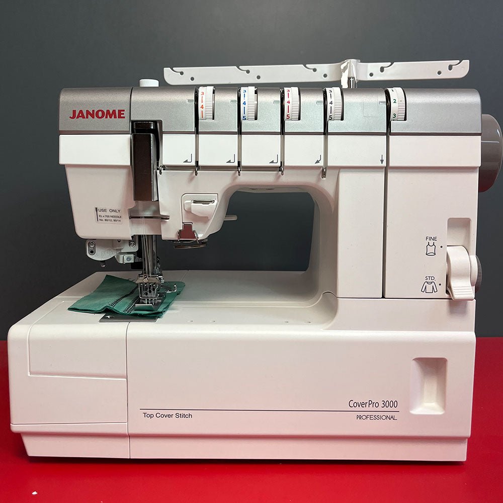 JANOME Cover Pro 3000 Professional inkl. Bonuskit Gebrauchtmodell - Nähmaschinen SCHWAAK