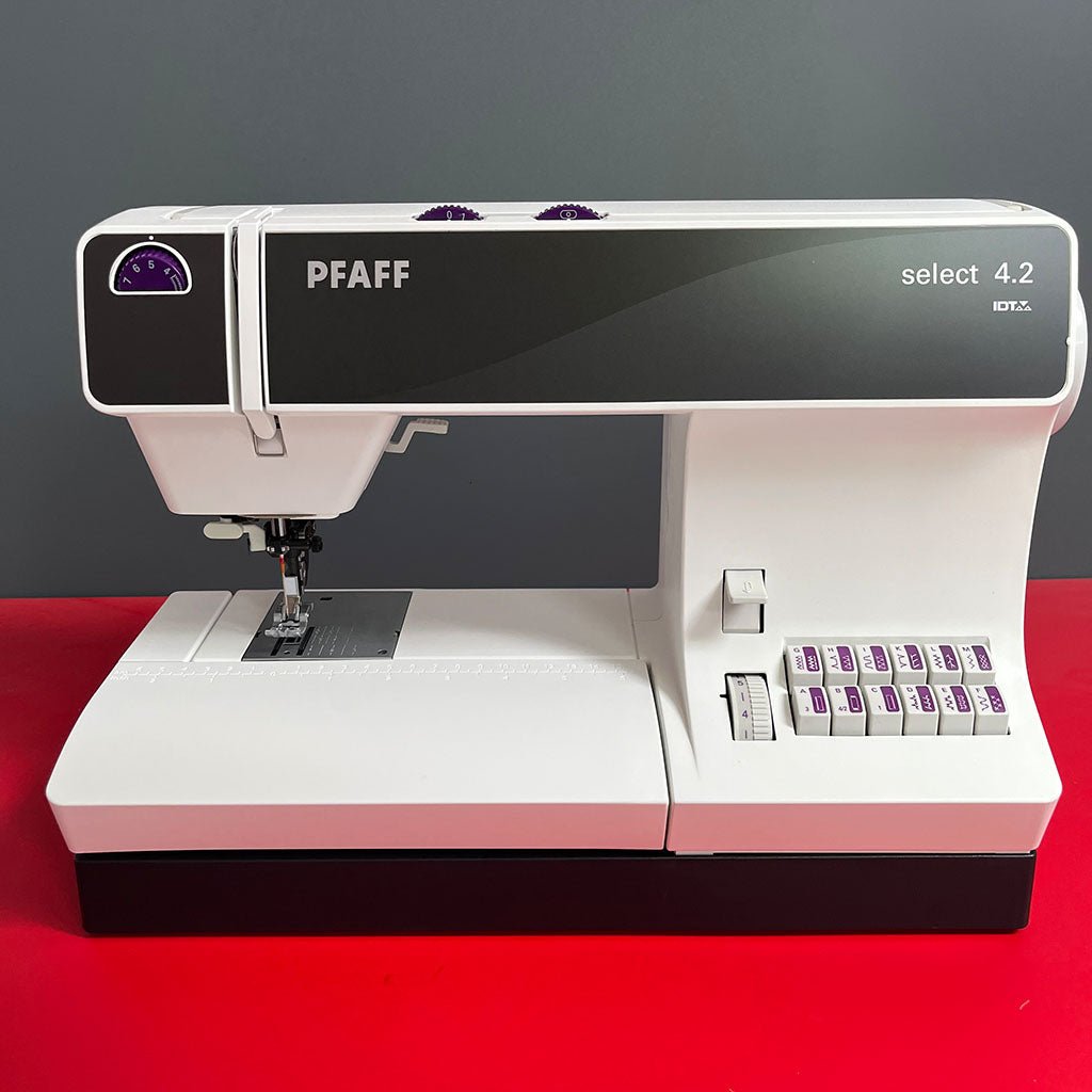 Pfaff select 4.2 Versandrückläufer - Nähmaschinen SCHWAAK