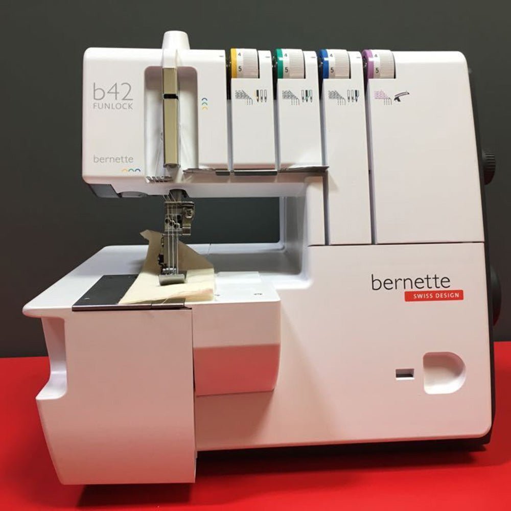 Bernette B42 Funlock - Coverstich Versandrückläufer - Nähmaschinen SCHWAAK