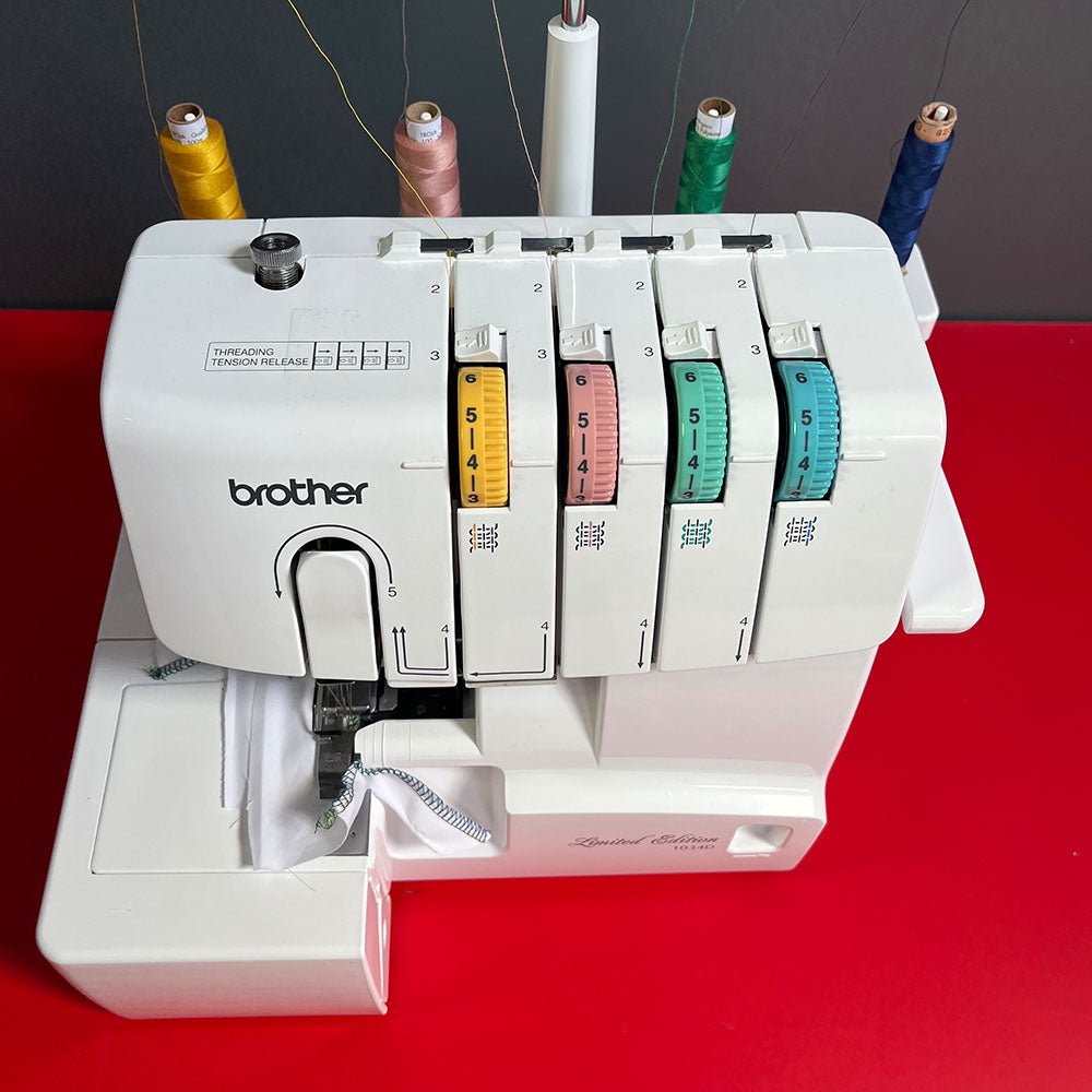 Brother Overlock 1034DX Gebraucht - Nähmaschinen SCHWAAK