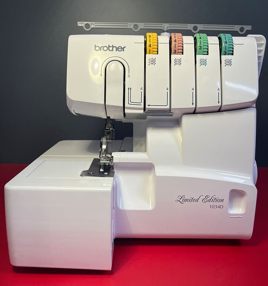 Brother Overlock 1034DX Gebraucht - Nähmaschinen SCHWAAK