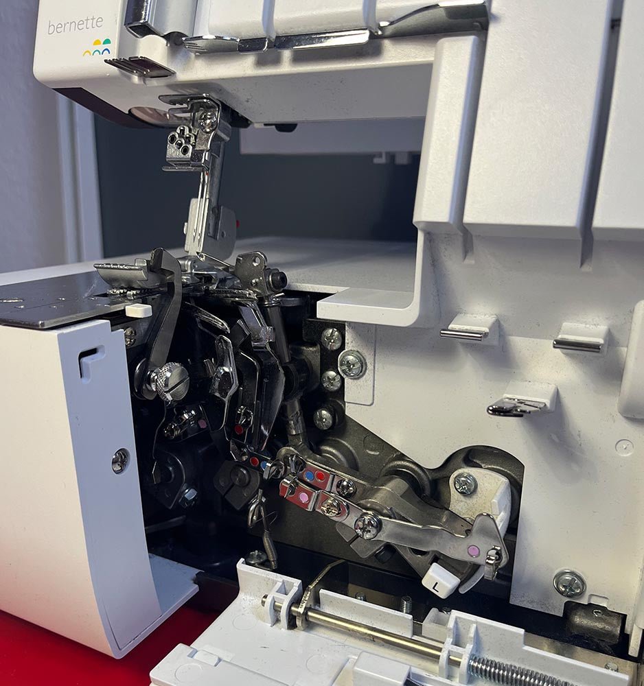 Gebrauchtmodell Bernette B48 Funlock - Overlock / Coverstich - Nähmaschinen SCHWAAK