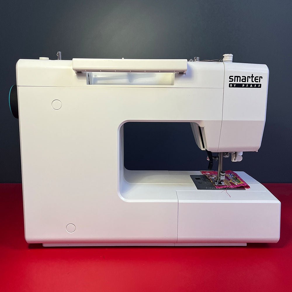 Pfaff Smarter by Pfaff 260c Versandrückläufer - Nähmaschinen SCHWAAK